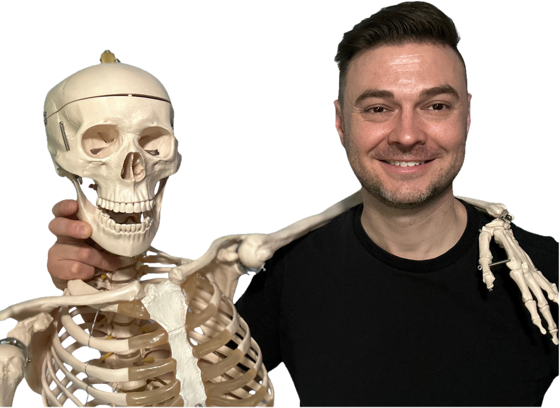 Joshua con un esqueleto anatómico